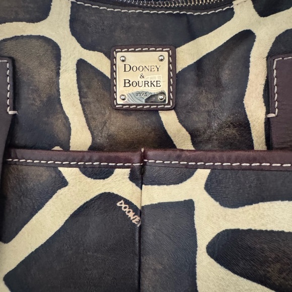 Dooney & Bourke chocolate leather camp bag - Picture 4 of 6